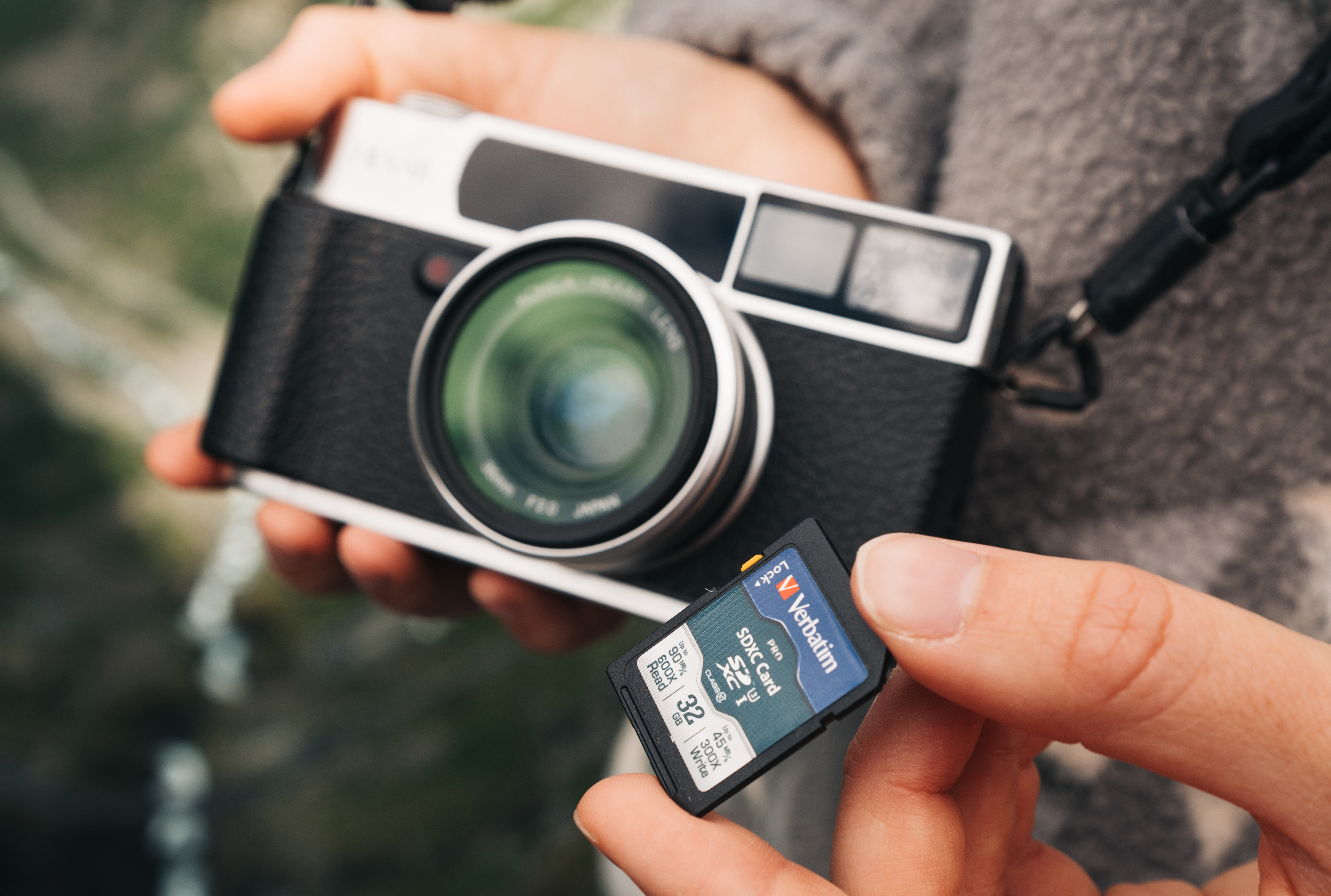 Verbatim Sd Card Pro 47021 Lifestyle 3 Cropped
